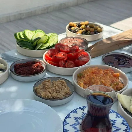 Ξενοδοχείο Ados 2*