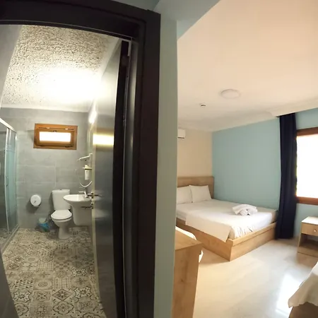 Ados Hotel