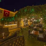 Ados Hotel 2*