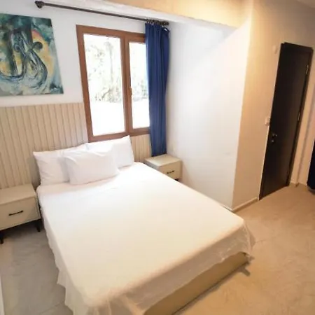 Ados Hotel
