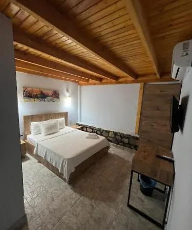 Ados Szálloda Çeşme