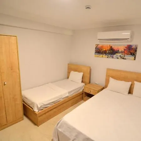 Ados Hotel