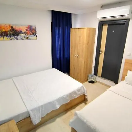 Ados Hotel