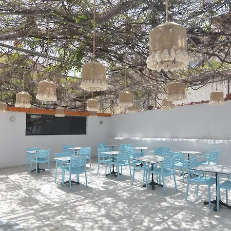 Ados Hotel Çeşme