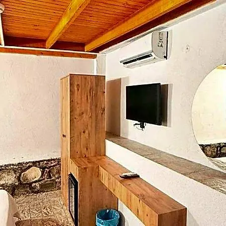 Hotel Ados