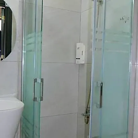 Ados Hotel 2*